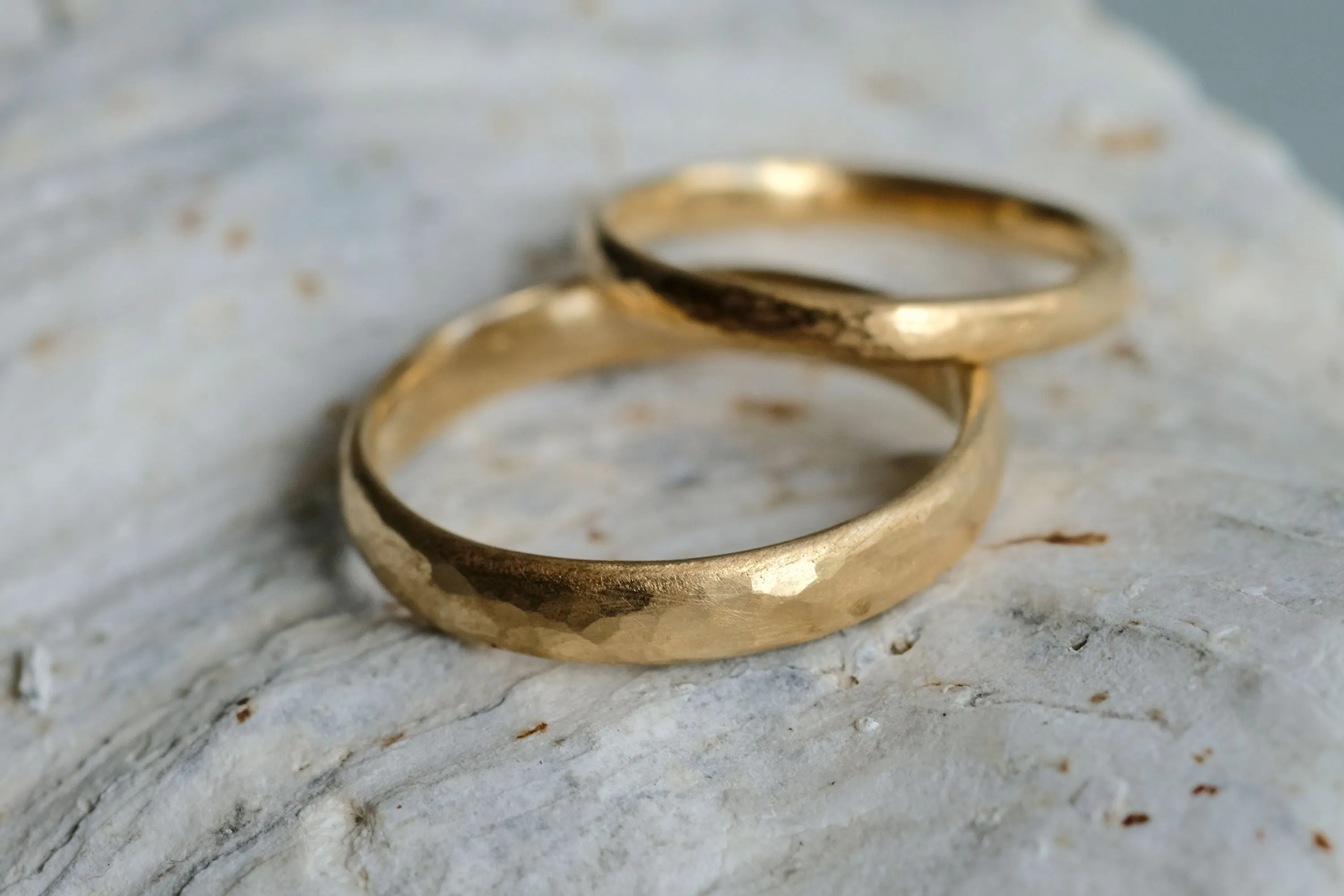 Classic Gold Hammered Wedding Ring Set Matt